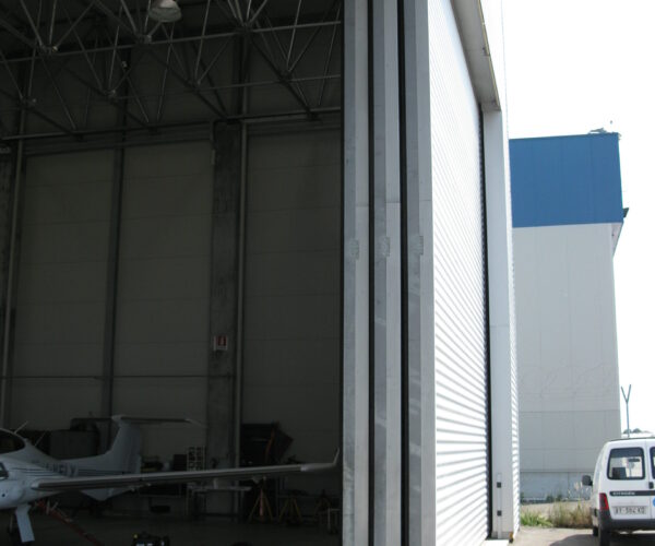 hangar-sliding-door-iron-m_05