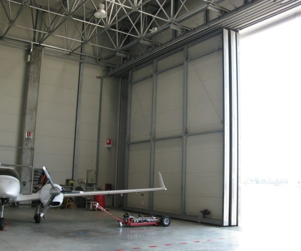 hangar-sliding-door-iron-m_07